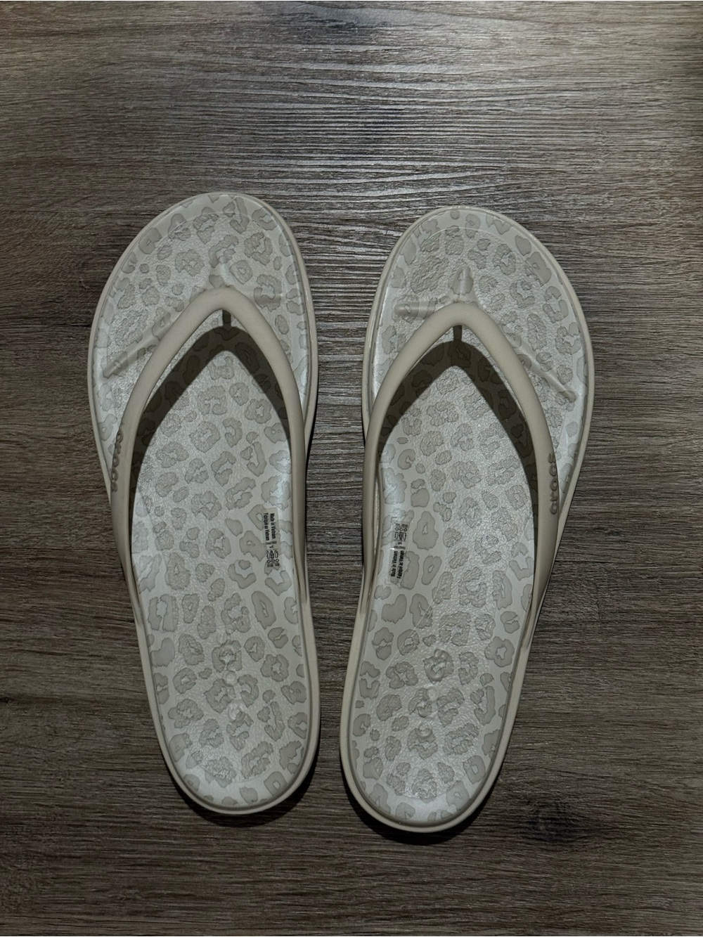 CROCS Women’s Taupe Leopard-Print Flip Sandals